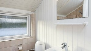Bathroom - Suave Holiday Home in Blavand near Sea (Blavand)