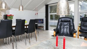 Dining - Suave Holiday Home in Blavand near Sea (Blavand)