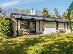 Exterior - Spacious Holiday Home in Jutland near North Sea (Ulfborg)