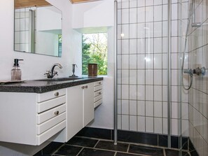 Bathroom - Spacious Holiday Home in Jutland near North Sea (Ulfborg)