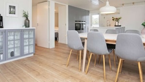 House | Dining - Tasteful Holiday Home in Vejers Strand near Sea (Vejers Strand)