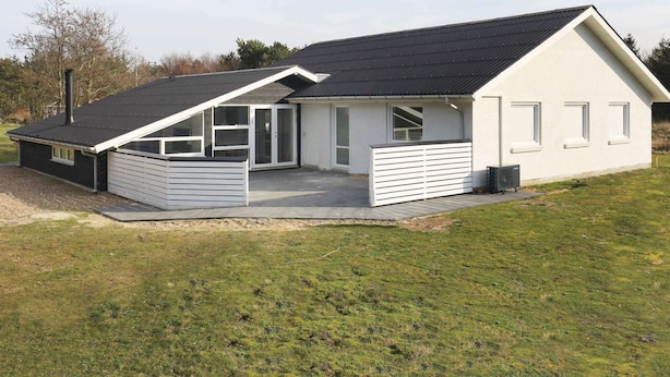 House | Exterior - Tasteful Holiday Home in Vejers Strand near Sea (Vejers Strand)