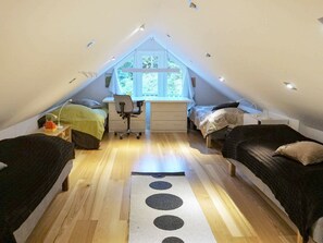 1 Schlafzimmer, individuell eingerichtet