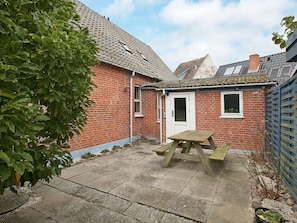 Exterior - Stylish Holiday Home in Rødby With Fenced Garden (Rodby)