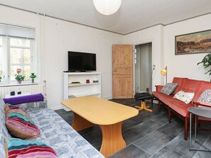 DVD player, MP3 dock - Stylish Holiday Home in Rødby With Fenced Garden (Rodby)