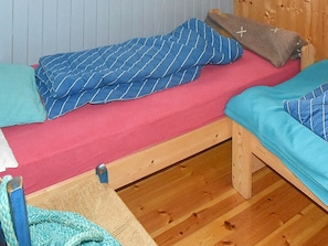 3 bedrooms, individually furnished - 8 Person Holiday Home in Sveio (Sveio)