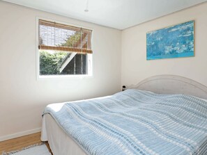 3 bedrooms, cots/infant beds - Pretty Holiday Home in Jerup With Terrace (Jerup)