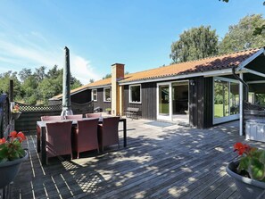 Exterior - Pretty Holiday Home in Jerup With Terrace (Jerup)