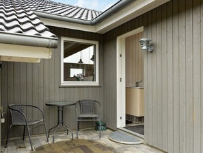 House | Terrace/patio