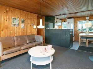 DVD player - Modern Holiday Home in Sæby With Terrace (Sæby)