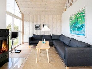 Interior - Luxury Retreat Near Beach - By Traum Ferienwohnungen (Lokken)