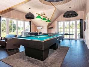 House | Game room