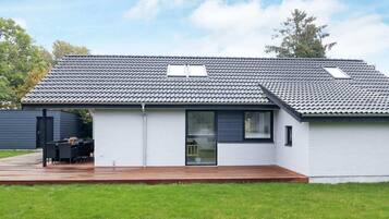 House | Pemandangan dari hartanah