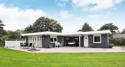 Peaceful Holiday Home in Vinderup With Roofed Terrace