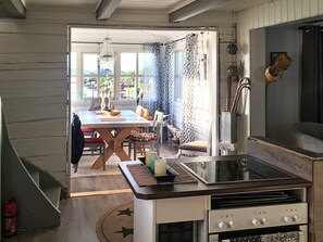 Private kitchen - Holiday Home in BjarkÃ¸y (Harstad)