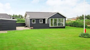 House | Exterior - Cozy Holiday Home in SÃ¸ndervig near Beach (Ringkobing)