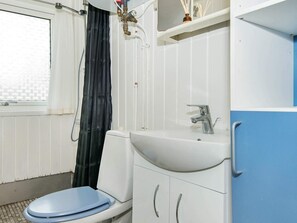 Bathroom - Deluxe Holiday Home in Jutland With Beach Nearby (Fano)