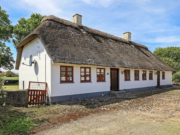 Exterior - Peaceful Holiday Home in Humble on Natural Ploh (Sydlangeland)