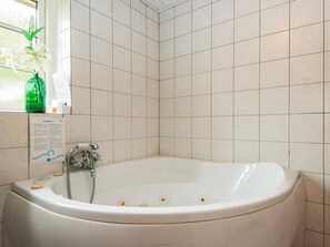 Spa treatment - Idyllic Holiday Home in Ulfborg with Hot Tub & Sauna (Ulfborg)