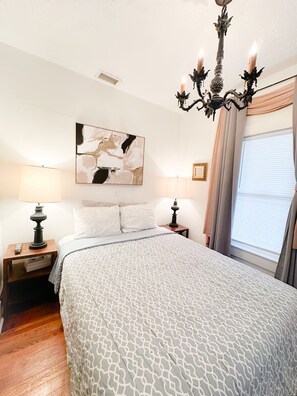 2 dormitorios, tabla de planchar con plancha, wifi gratis y ropa de cama