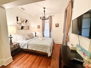 2 bedrooms, iron/ironing board, free WiFi, bed sheets