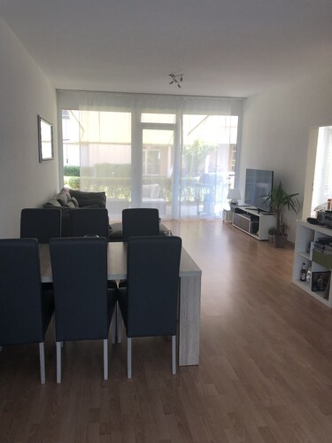 Nice 2 bedroom apartment with a large terrace 10 minutes from the lake 