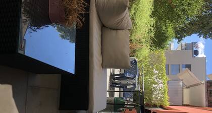 Nice 2 bedroom apartment with a large terrace 10 minutes from the lake
