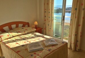 2 chambres, fer et planche Ă repasser, Wi-Fi gratuit, draps fournis