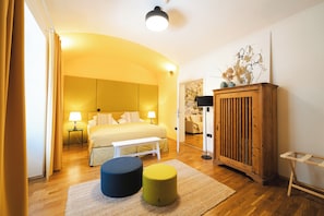 yellow flat direct by University incl. free parking | 1 quarto, roupas de cama premium, individualmente decorados