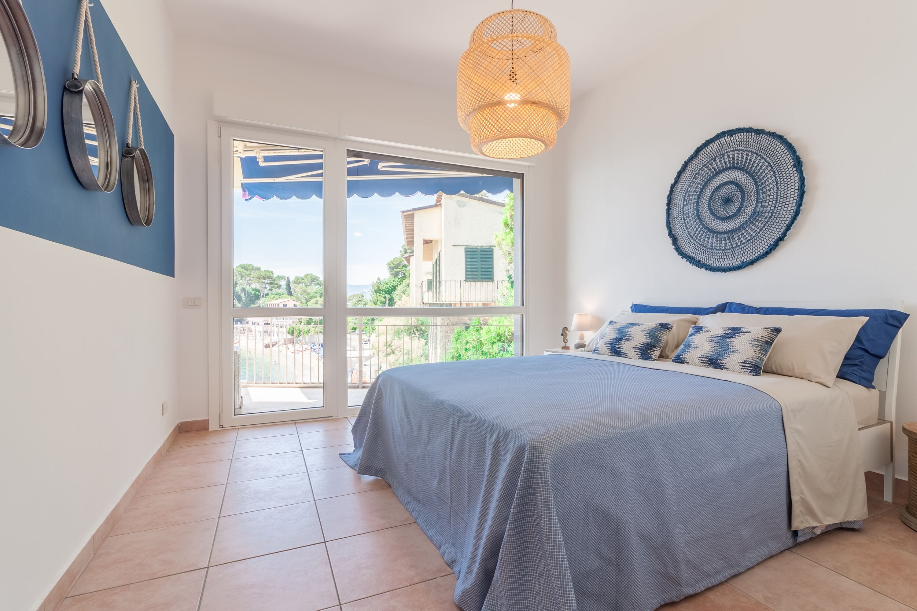 Sulla spiaggia di Toto e Tota