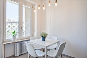 In-room dining - Urban House Carducci - Apartments (Turin)