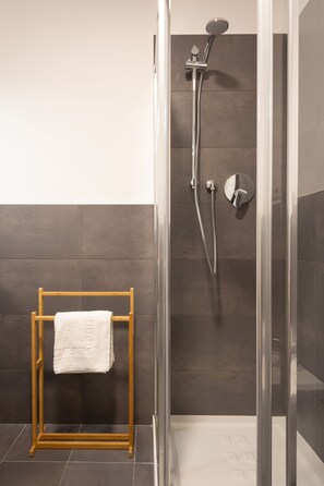 Apartamento, 1 habitación (Bilo 2) | Ducha del cuarto de baño