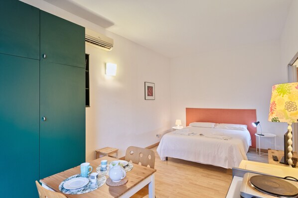Studio | Free WiFi, bed sheets