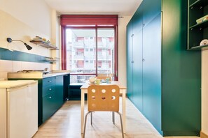 Studio | Private kitchen | Full-size fridge, oven, stovetop, electric kettle