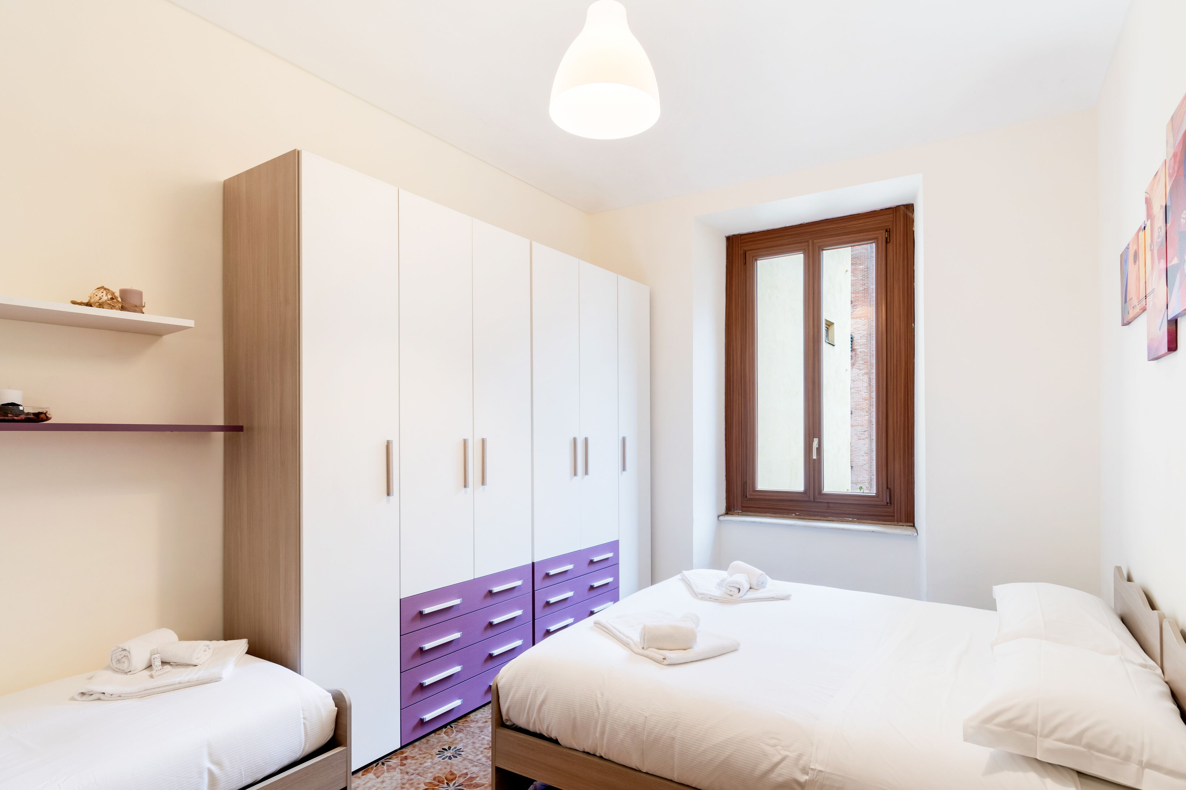 Dante Subway Apartment