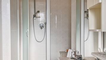 Apartment, 1 Schlafzimmer | Badezimmer | Dusche, Regendusche, Haartrockner, Bidet