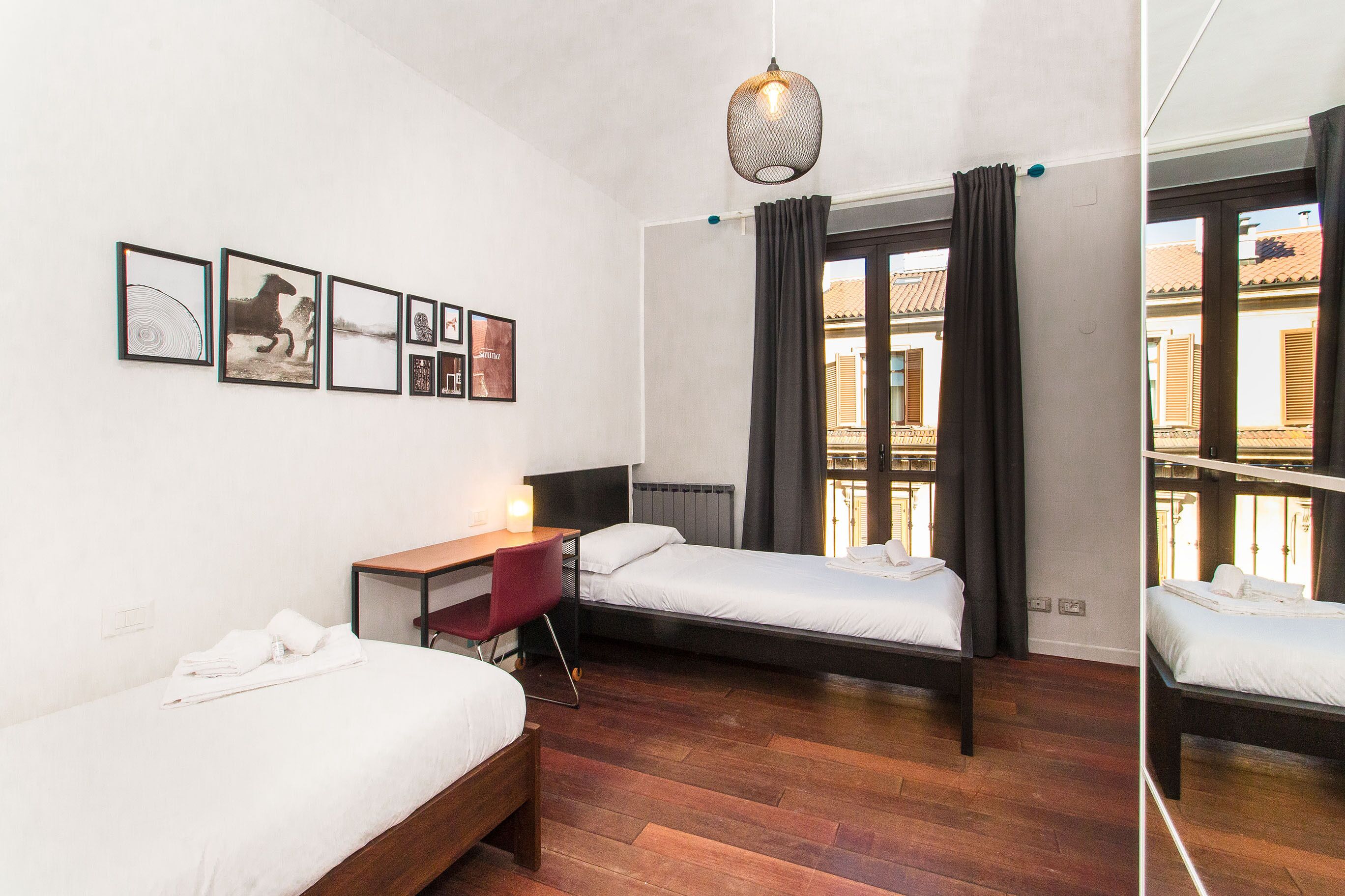 Colorful Statuto Square Design Apart