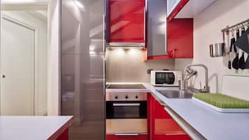 Apartment, 2 Bedrooms | Private kitchen