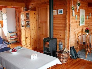 3 bedrooms, cribs/infant beds