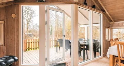 Graceful Holiday Home in Humble near Sea