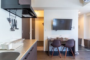 Fridge, microwave, stovetop, cookware/dishes/utensils - Newly built VACATION INN KAMATA  maisonette A - 501 / Ota-ku Tokyo (Ota-ku)