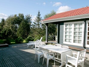 Terrace/patio - Spacious Holiday Home With Sauna in Logstor (Logstor)