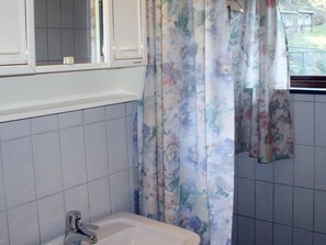 1 bedroom - 4 Person Holiday Home in Henån (Henån)