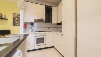 Apartment, 1 Schlafzimmer | Eigene Küche | Großer Kühlschrank, Mikrowelle, Ofen, Herdplatte