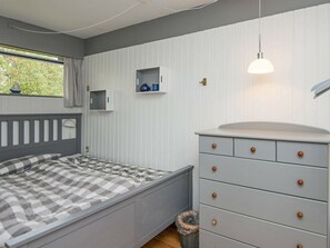 3 Schlafzimmer, Babybetten