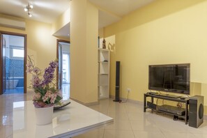 Apartment, 1 Bedroom | Television