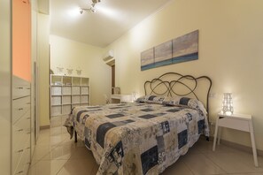 Apartment, 1 Schlafzimmer | 1 Schlafzimmer, Bügeleisen/Bügelbrett, kostenloses WLAN, Bettwäsche