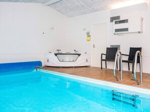 House | Pool