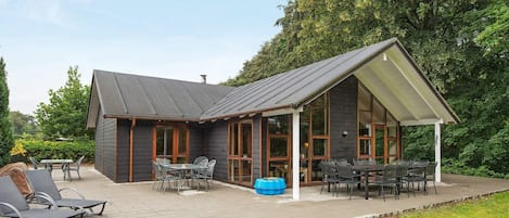 House | Outdoor dining