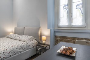Studio | Free WiFi, bed sheets